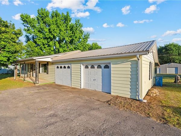 4392 Cr 2400 Road, Coffeyville, KS 67337