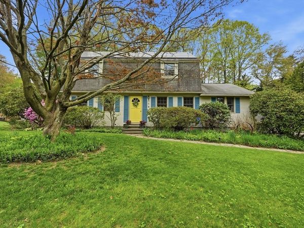 6 Woodlawn Rd, Hadley, MA 01035