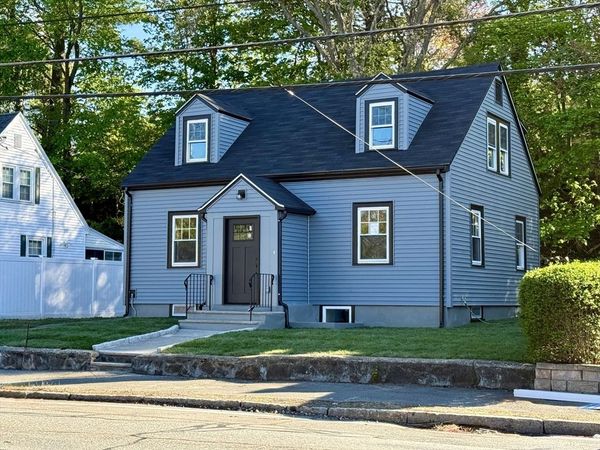 714 Lynnfield St, Lynn, MA 01904