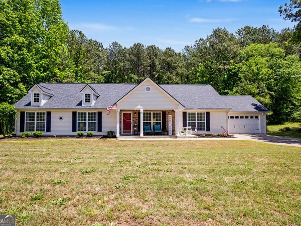 102 Greenfield Lane, Grantville, GA 30220