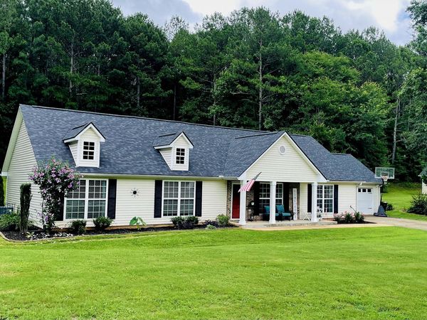 102 Greenfield Lane, Grantville, GA 30220