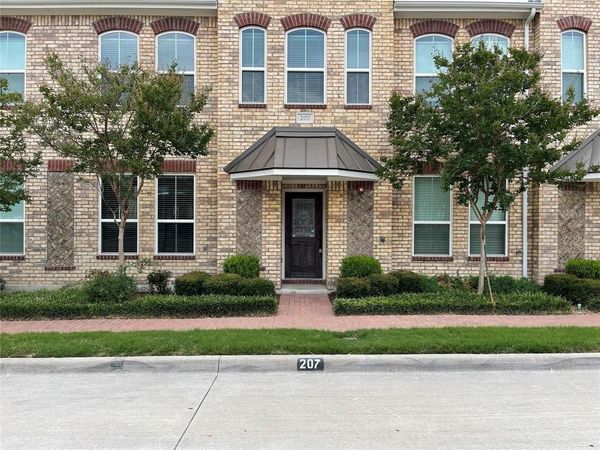 207 Lily Lane, Lewisville, TX 75057