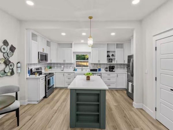 1143 Kings Highway, Dallas, TX 75208