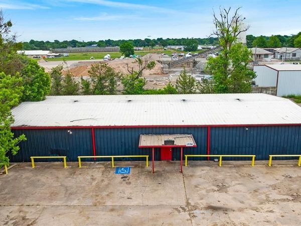 1734 N Main Street, Paris, TX 75460