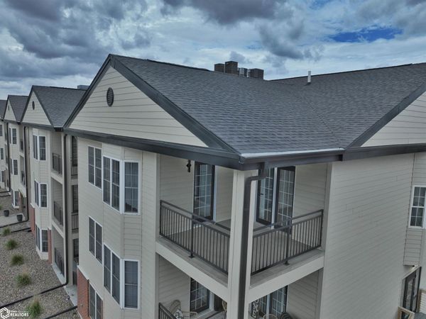 209 W jefferson Street, Unit 17, Winterset, IA 50273