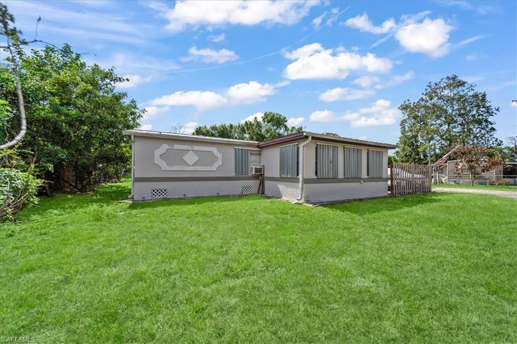 8366 Marx Dr, North Fort Myers, FL 33917 Photo