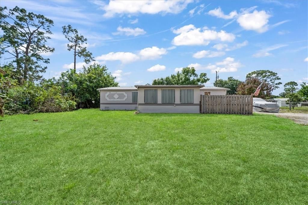 8366 Marx Dr, North Fort Myers, FL 33917 Photo