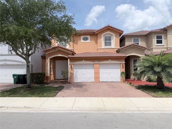 8720 NW 111th Ct , Doral, FL 33178