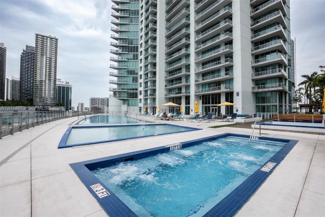 92 SW 3rd St , Unit 1812, Miami, FL 33130 Photo