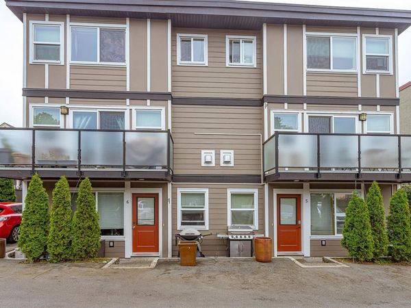 1044 Hillside Ave, Unit #1-5, Victoria, BC V8T 2A5