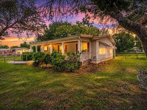 3007 Tanglewood Drive, Granbury, TX 76048