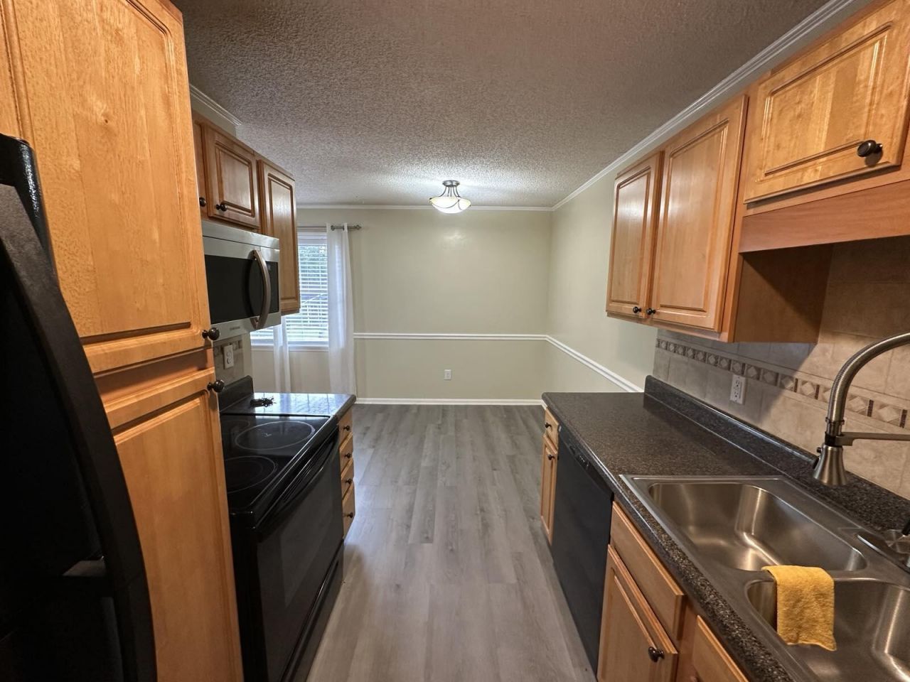 109 Elmwood Avenue Photo 4