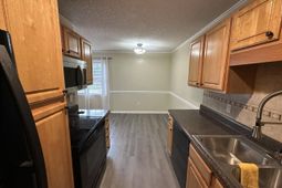 109 Elmwood Avenue photo 4