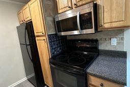 109 Elmwood Avenue photo 4