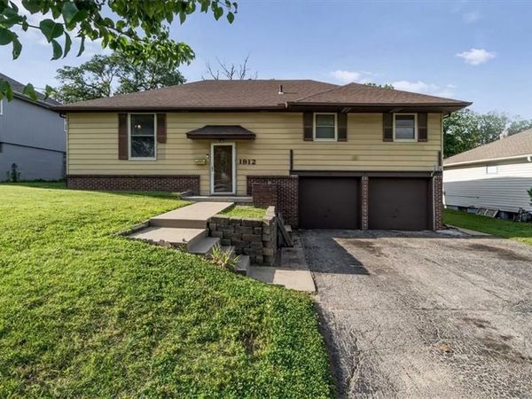 1912 Shearer Road, Kansas City, KS 66106