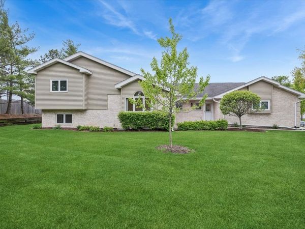 16101 Lake Villa Avenue , Tinley Park, IL 60477