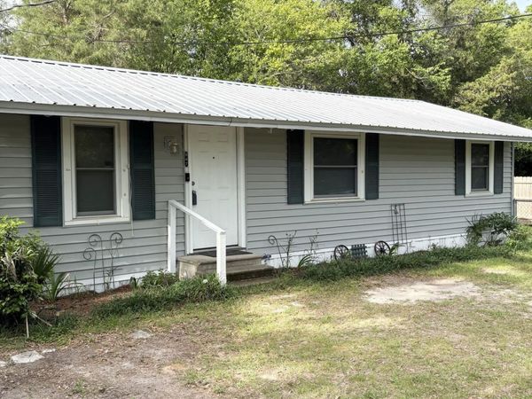 947 11th Avenue, Graceville, FL 32440