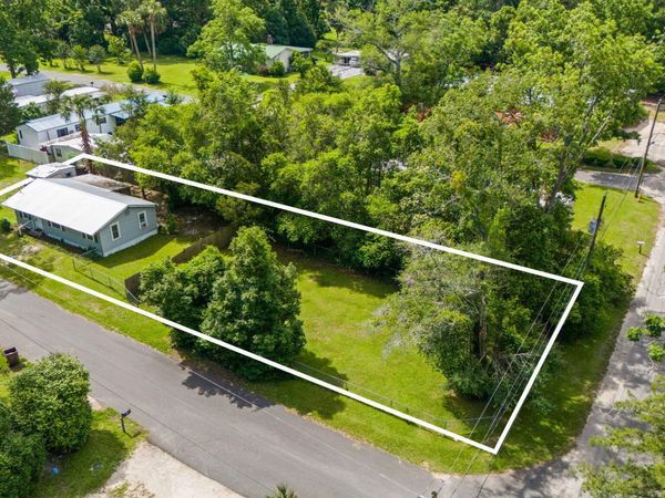 947 11th Avenue, Graceville, FL 32440