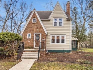 5 WENONAH Drive, Pontiac, MI 48341