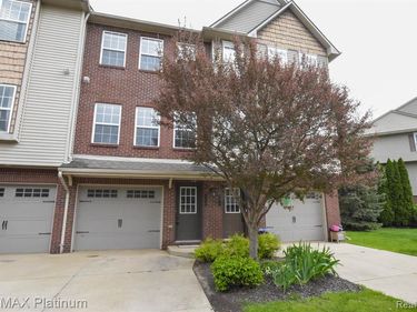 2180 KNOTTY PINE Trail, Howell Twp, MI 48855