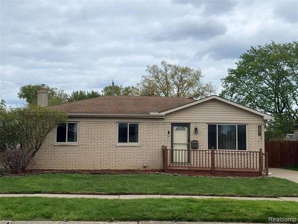 27334 Perry Street , Roseville, MI 48066