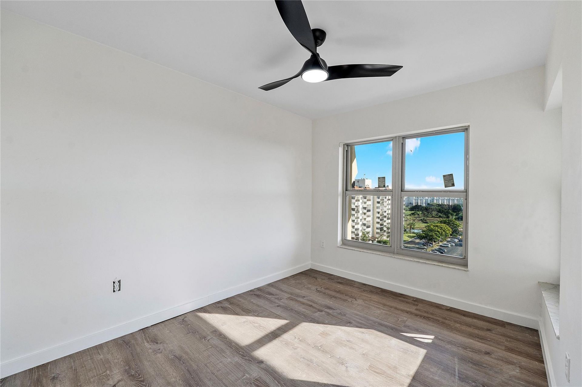 4174 Inverrary Drive, Unit 1002, Lauderhill, FL 33319 Photo