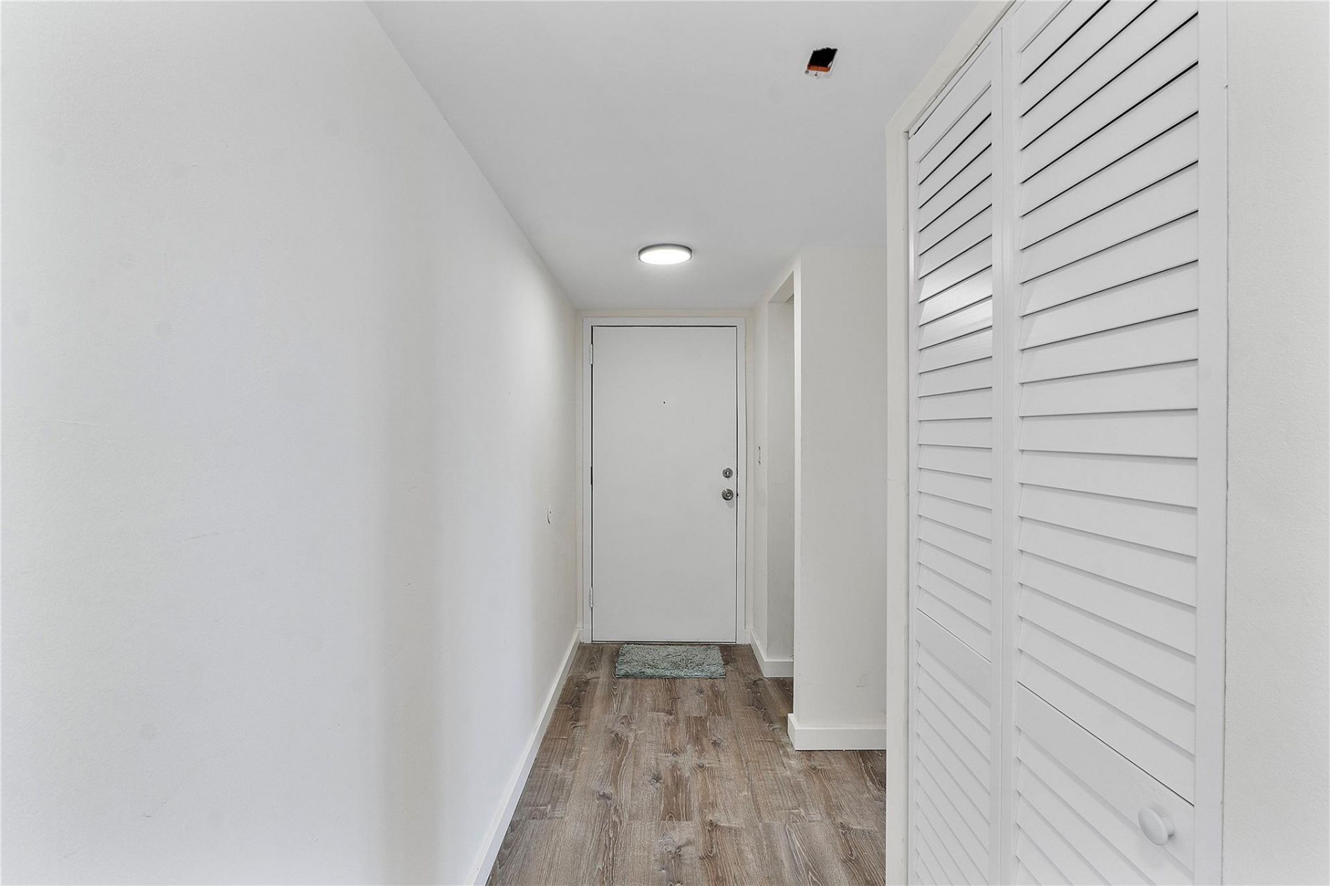 4174 Inverrary Drive, Unit 1002, Lauderhill, FL 33319 Photo