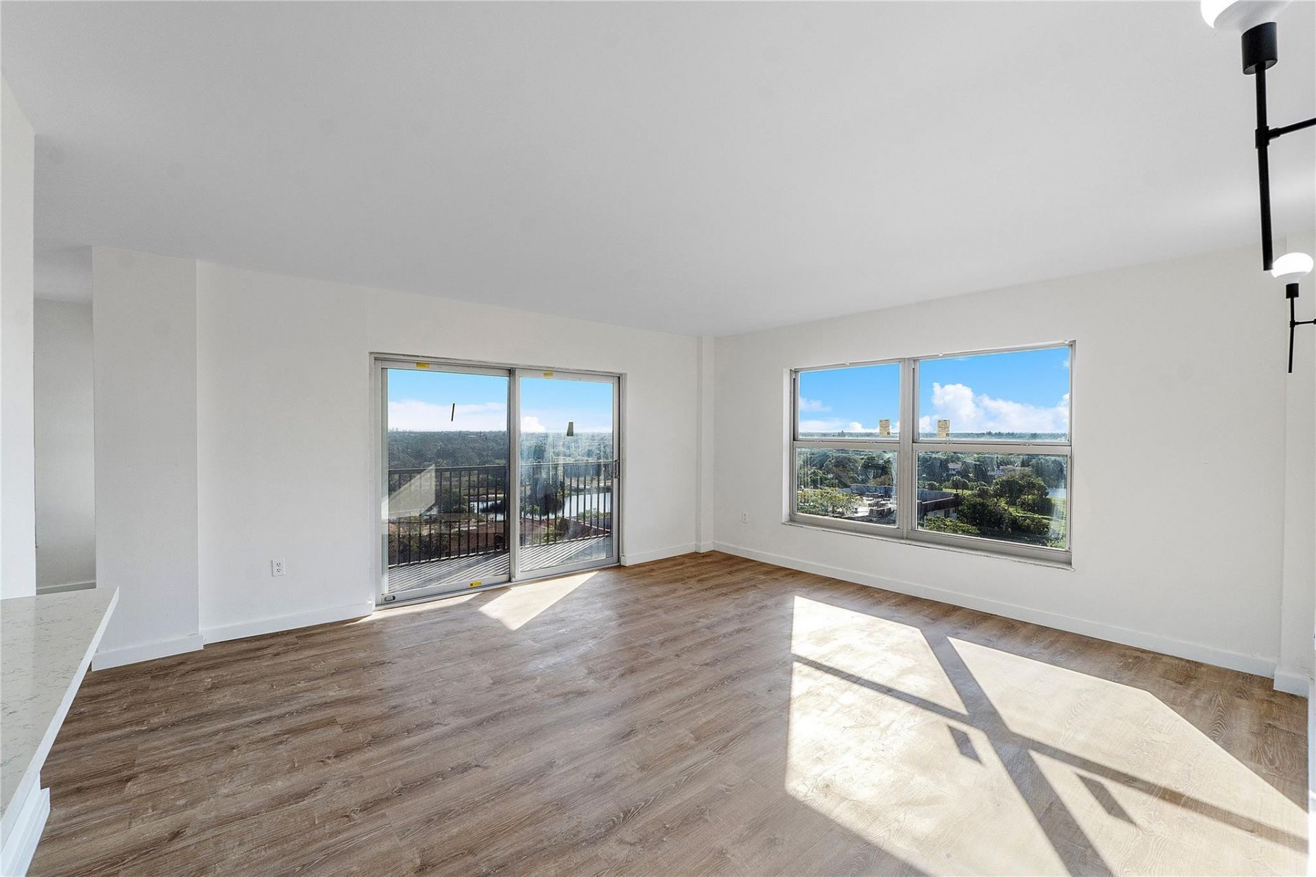 4174 Inverrary Drive, Unit 1002, Lauderhill, FL 33319 Photo
