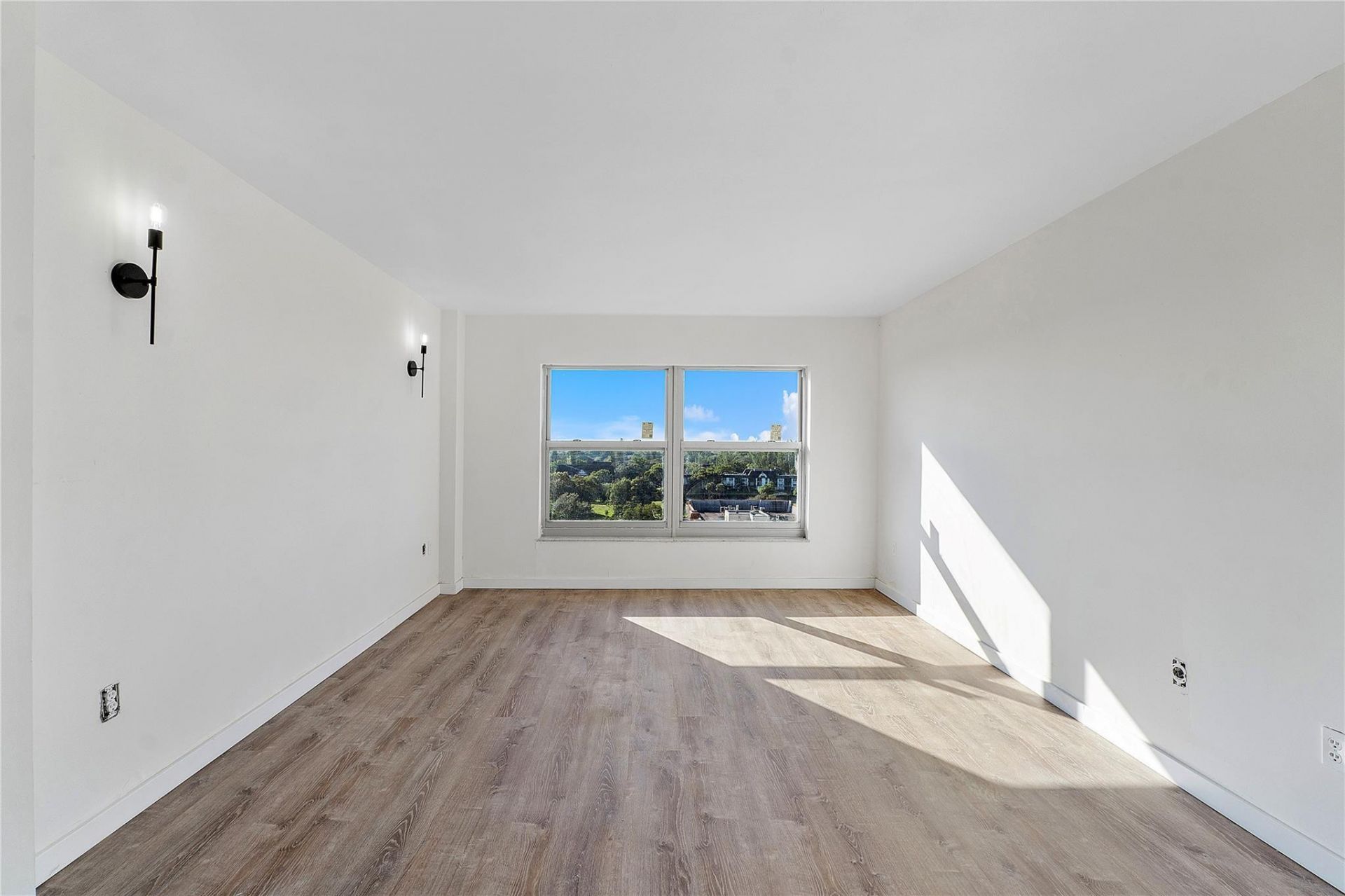 4174 Inverrary Drive, Unit 1002, Lauderhill, FL 33319 Photo