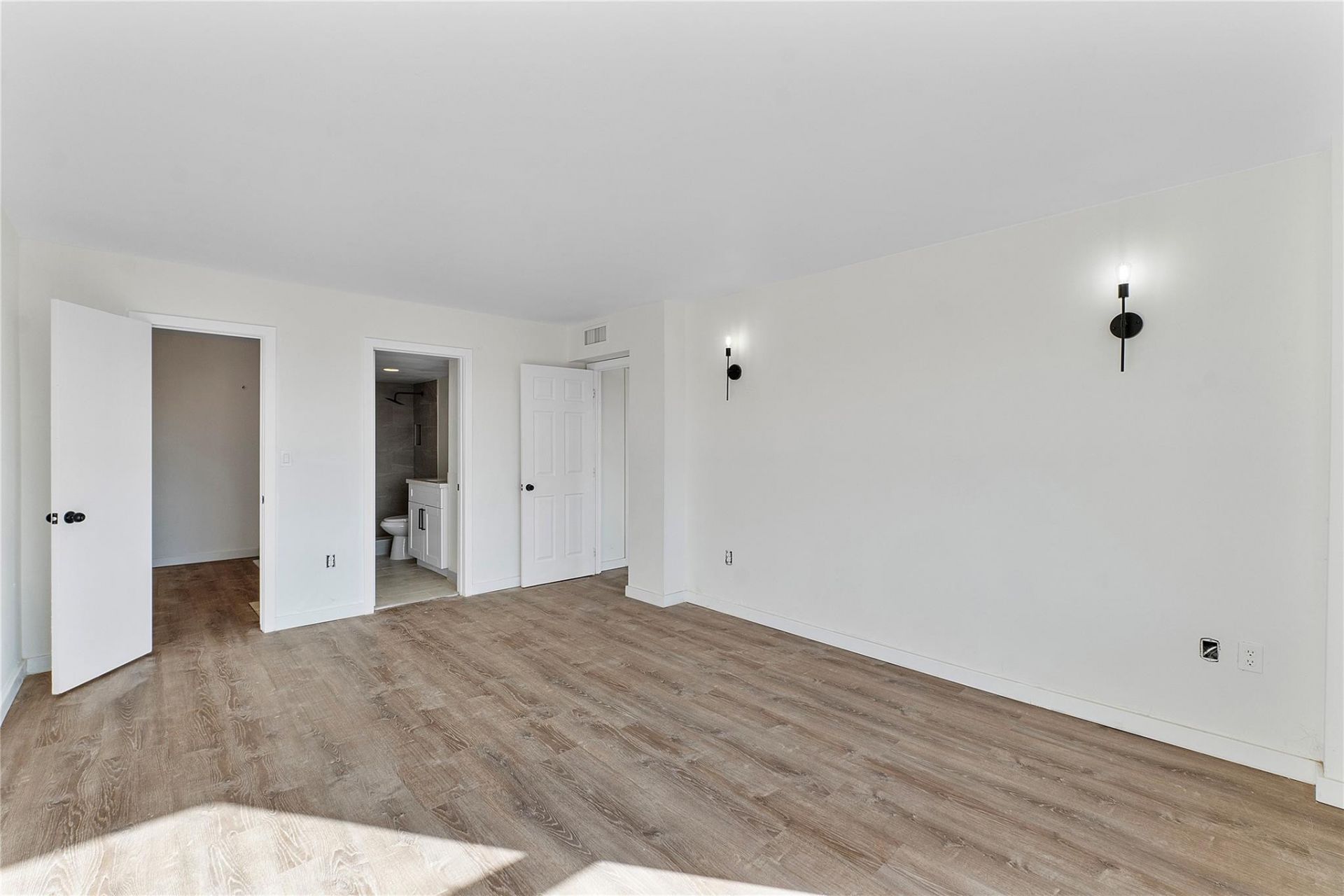 4174 Inverrary Drive, Unit 1002, Lauderhill, FL 33319 Photo