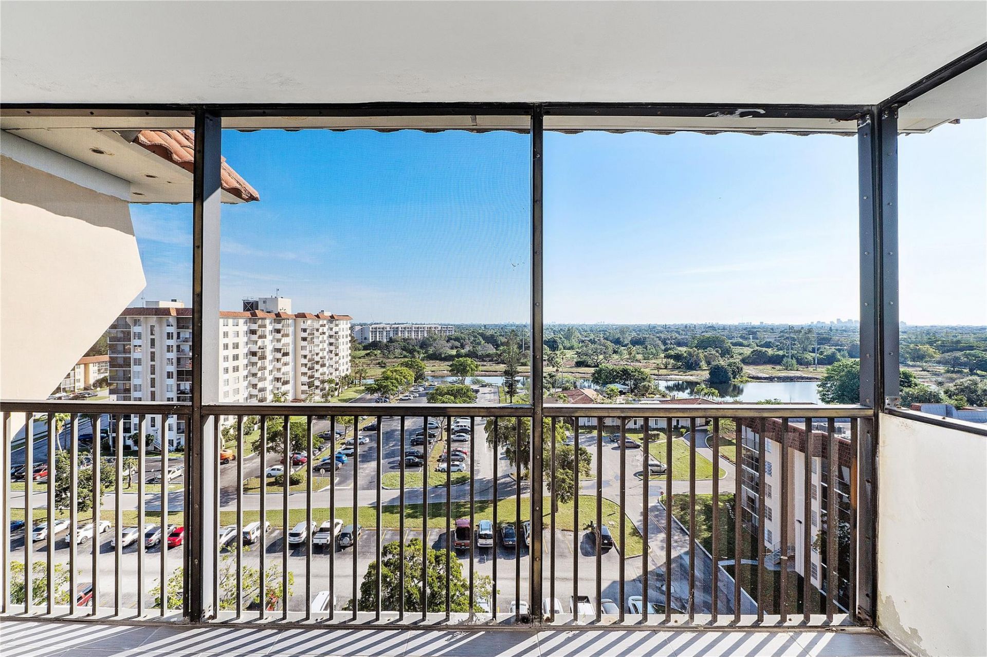 4174 Inverrary Drive, Unit 1002, Lauderhill, FL 33319 Photo