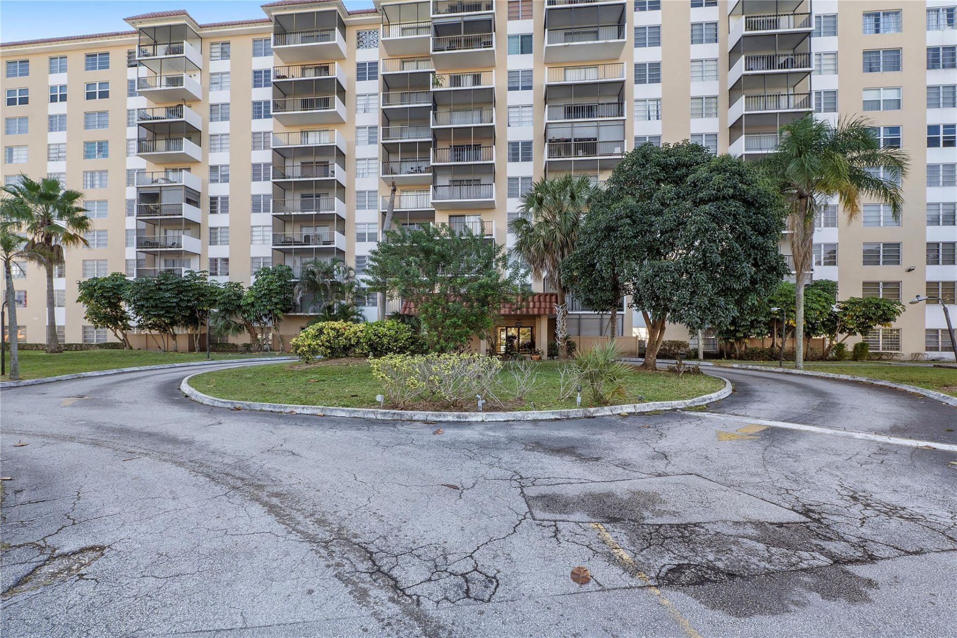 4174 Inverrary Drive, Unit 1002, Lauderhill, FL 33319 Photo