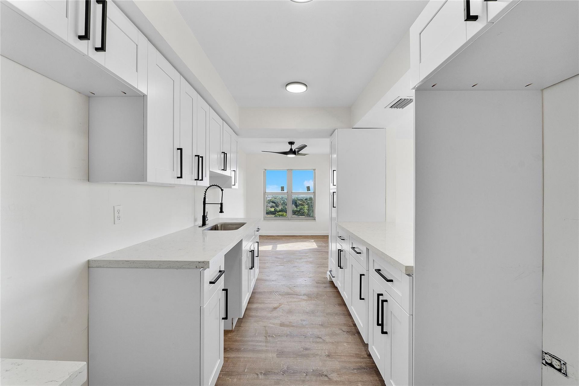 4174 Inverrary Drive, Unit 1002, Lauderhill, FL 33319 Photo