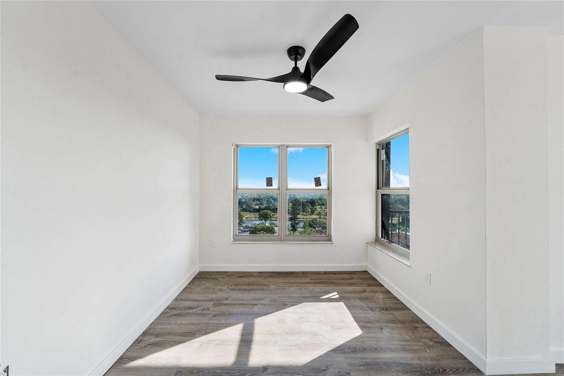 4174 Inverrary Drive, Unit 1002, Lauderhill, FL 33319 Photo