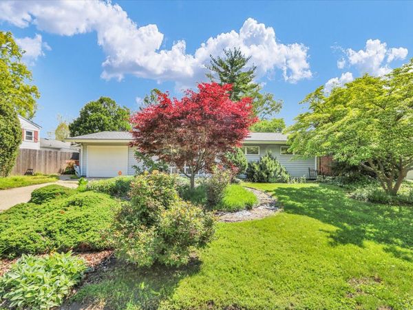 1302 Briarwood Drive , Champaign, IL 61821