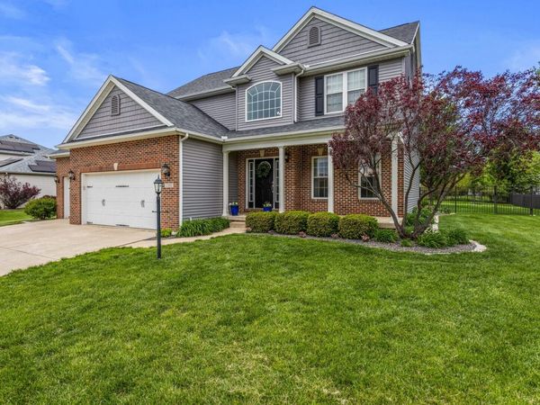1308 Woodberry Drive, Mahomet, IL 61853