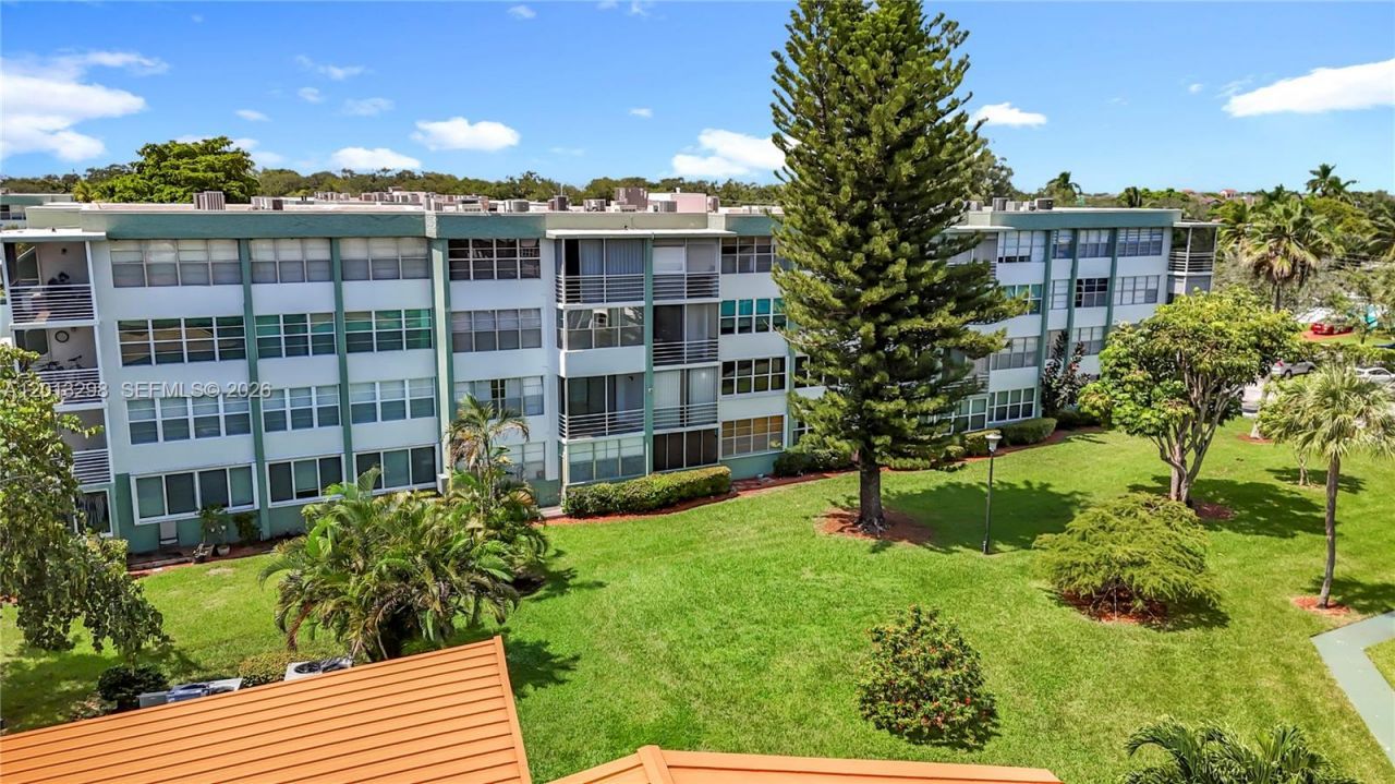 2751 Taft St , Unit 304, Hollywood, FL 33020 Photo