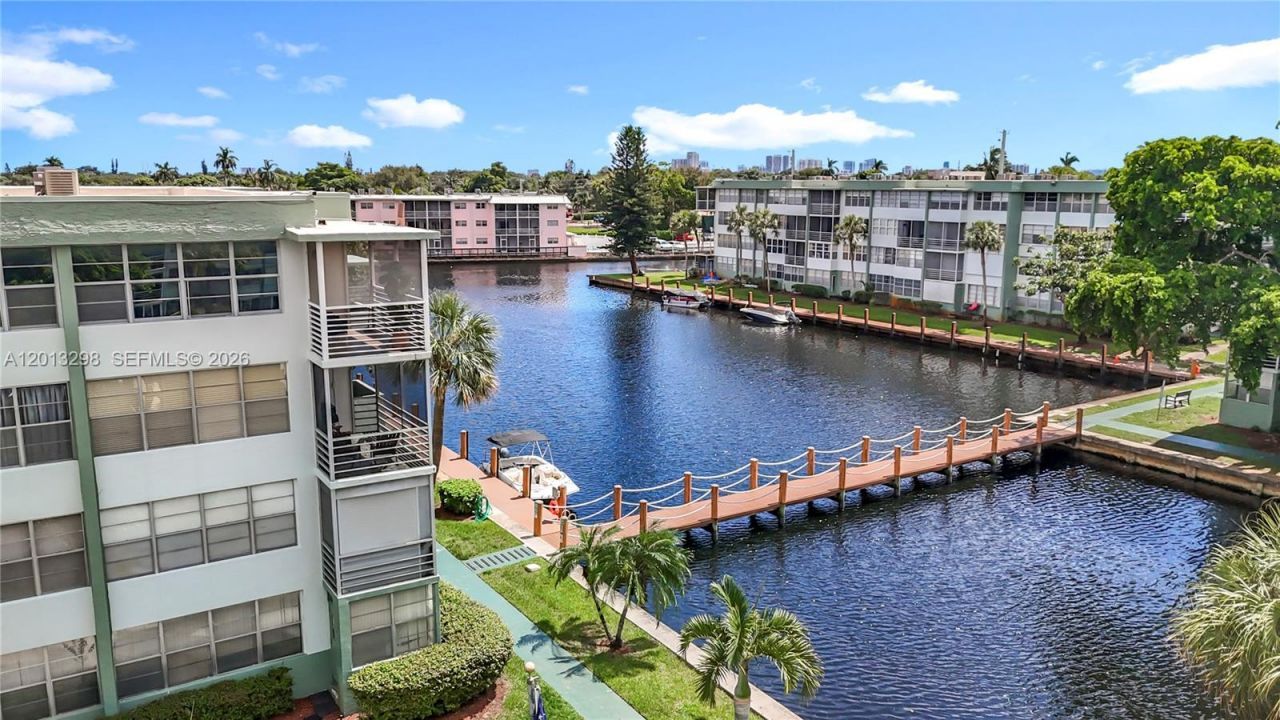2751 Taft St , Unit 304, Hollywood, FL 33020 Photo