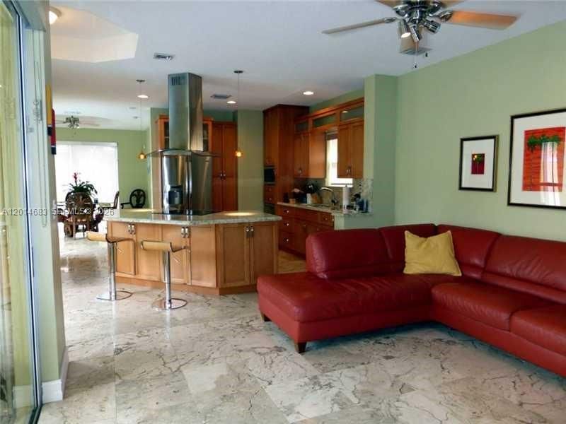 9026 SW 160th Ter , Palmetto Bay, FL 33157 Photo