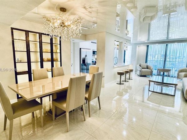 210 174th St , Unit 811, Sunny Isles Beach, FL 33160