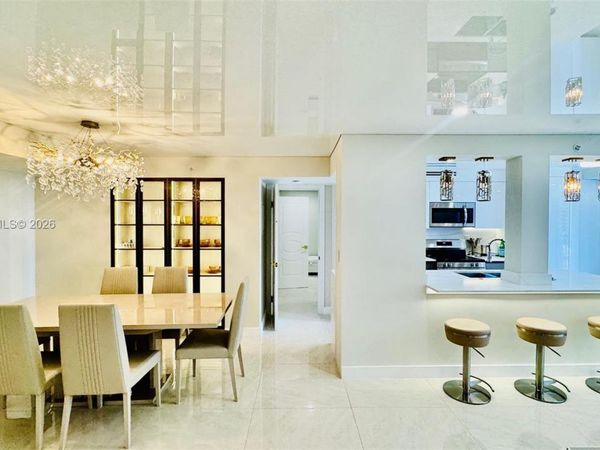210 174th St , Unit 811, Sunny Isles Beach, FL 33160