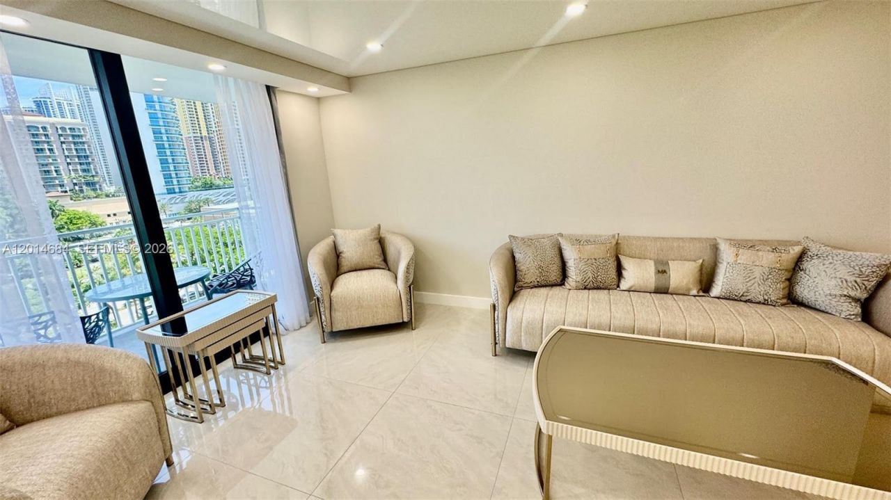 210 174th St , Unit 811, Sunny Isles Beach, FL 33160 Photo