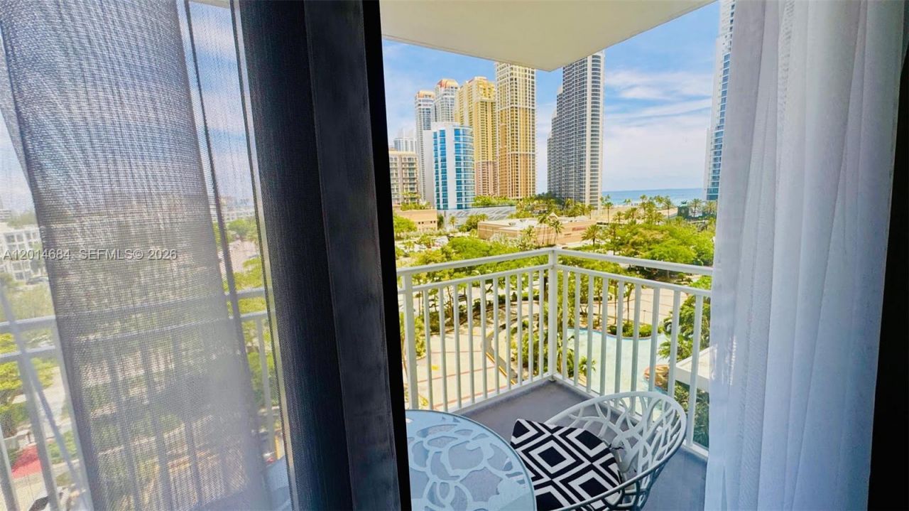 210 174th St , Unit 811, Sunny Isles Beach, FL 33160 Photo