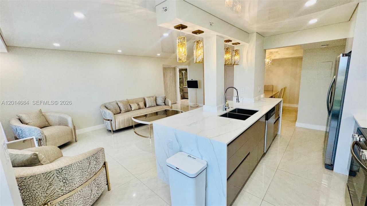 210 174th St , Unit 811, Sunny Isles Beach, FL 33160 Photo
