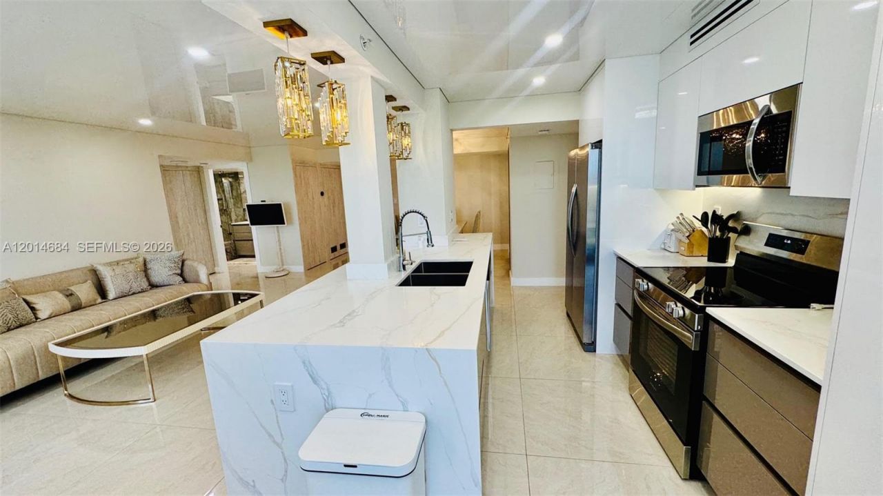 210 174th St , Unit 811, Sunny Isles Beach, FL 33160 Photo