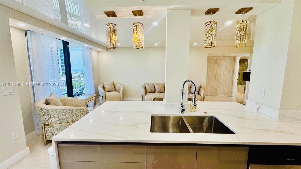 210 174th St , Unit 811, Sunny Isles Beach, FL 33160 Photo