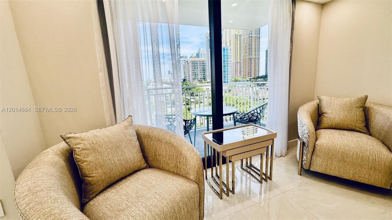 210 174th St , Unit 811, Sunny Isles Beach, FL 33160 Photo
