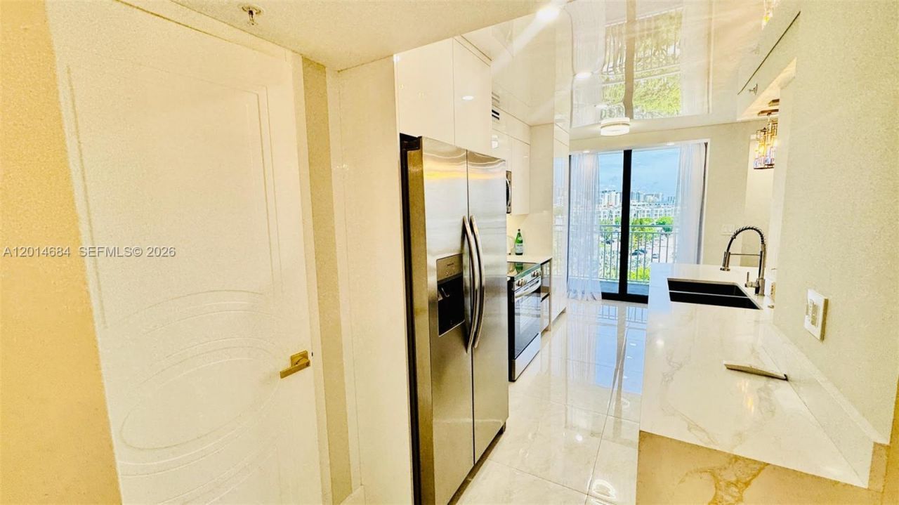 210 174th St , Unit 811, Sunny Isles Beach, FL 33160 Photo