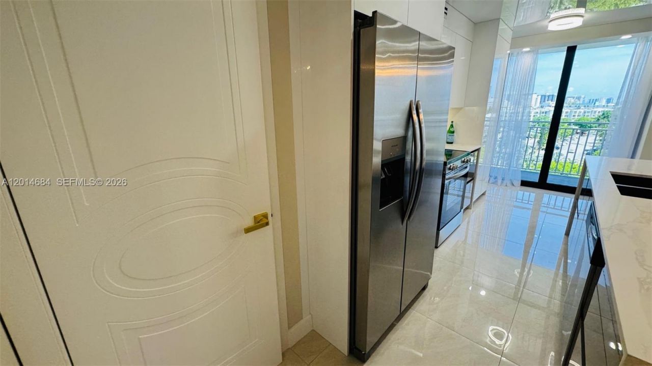 210 174th St , Unit 811, Sunny Isles Beach, FL 33160 Photo