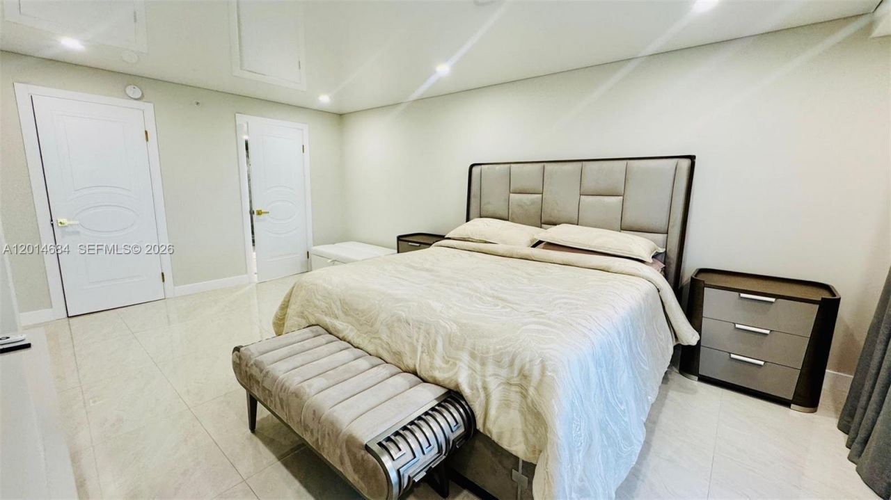 210 174th St , Unit 811, Sunny Isles Beach, FL 33160 Photo